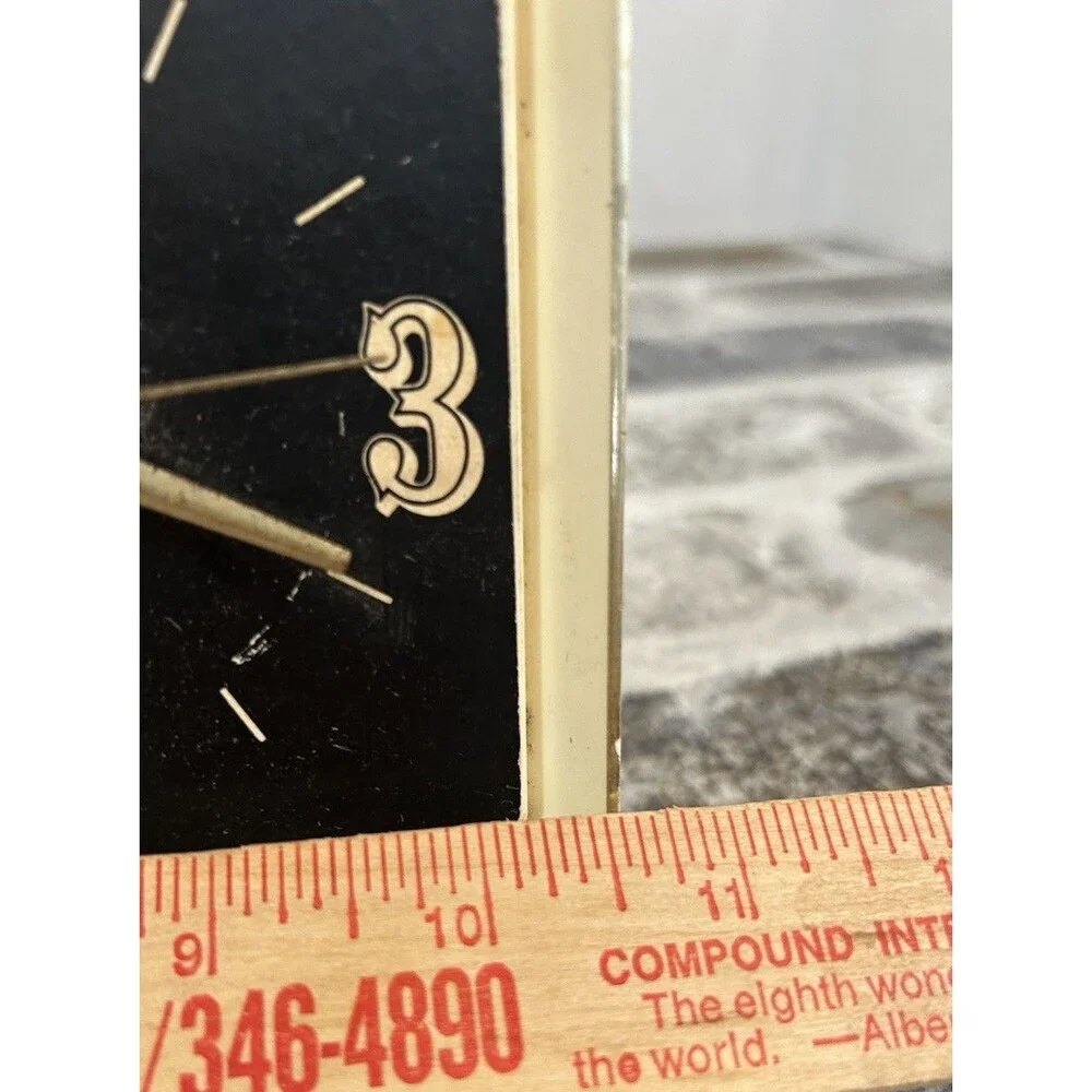 Vintage Southern Comfort Desk Clock Cream & Black Brand Logo Battery Operated